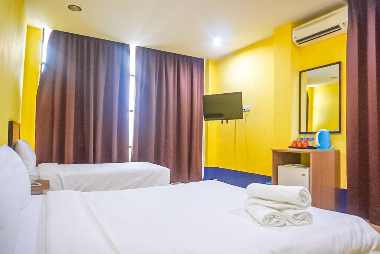 Hotel Zamburger Airport Kota Bharu Bagian luar foto